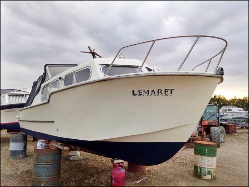 Freeman 26 River cruiser